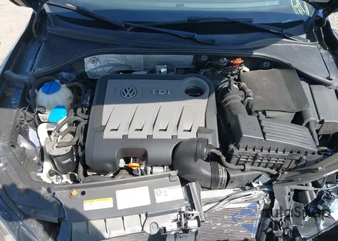 2013 Volkswagen Passat 2.0L Tdi Se z USA, uszkodzony, nr VIN 1VWBN7A36DC047286